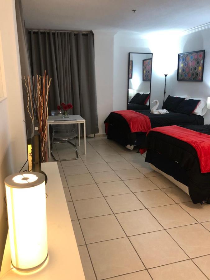 Casablanca On The Beach, Oceanfront Studio Miami Beach Bagian luar foto